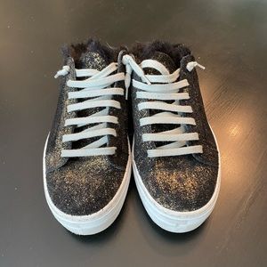 P448 Clara Metallic Leather Sneaker